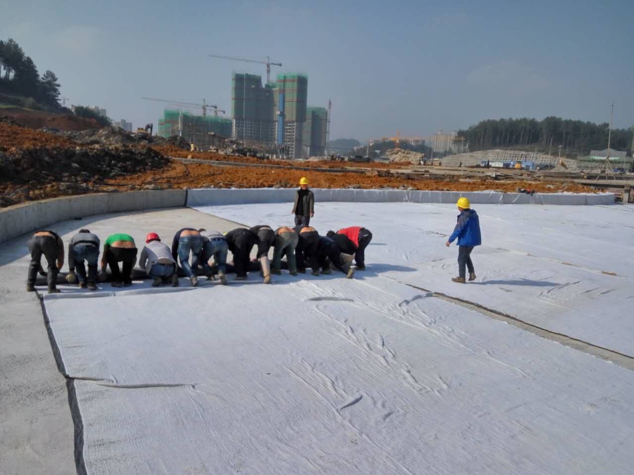 土工布雨季施工應(yīng)注意什么